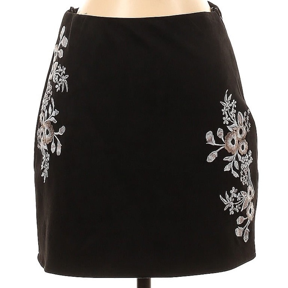 Jun & Ivy Floral Skirt